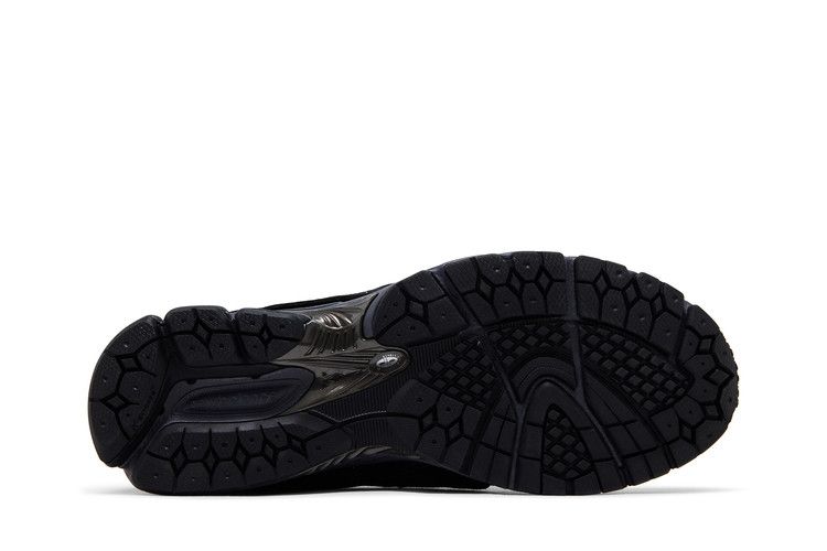 New Balance 2002R Gore-Tex Protection Pack Черный Магнит