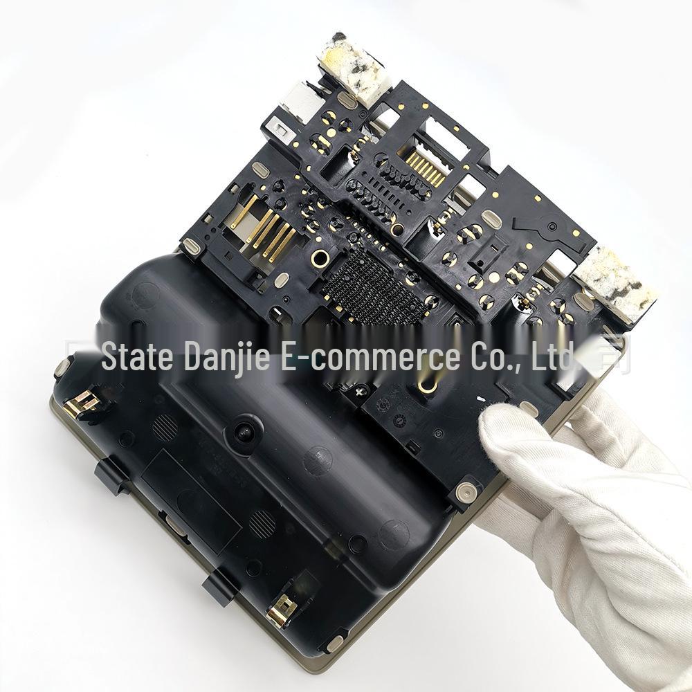 Toyota Camry (2007-2011) & Land Cruiser Базовая комплектация Потолочный плафон для чтения