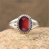 Кольцо с овальным драгоценным камнем из натурального граната, дизайнерское кольцо ручной работы, эффектное кольцо, серебряное кольцо 925 пробы, ювелирные изделия из камня, кольцо для женщин