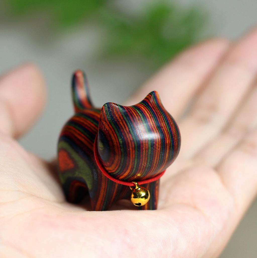 Colorful Wood Carvings: Adorable Mini Wooden Cat Figures