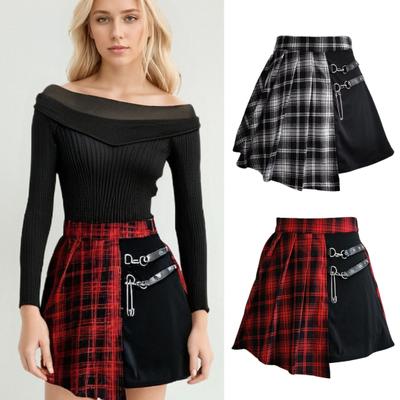 Женская мини-юбка с клетчатым принтом контрастного цвета, плиссированная юбка с высокой талией, металлические цепочки, ремни, украшения, нерегулярные