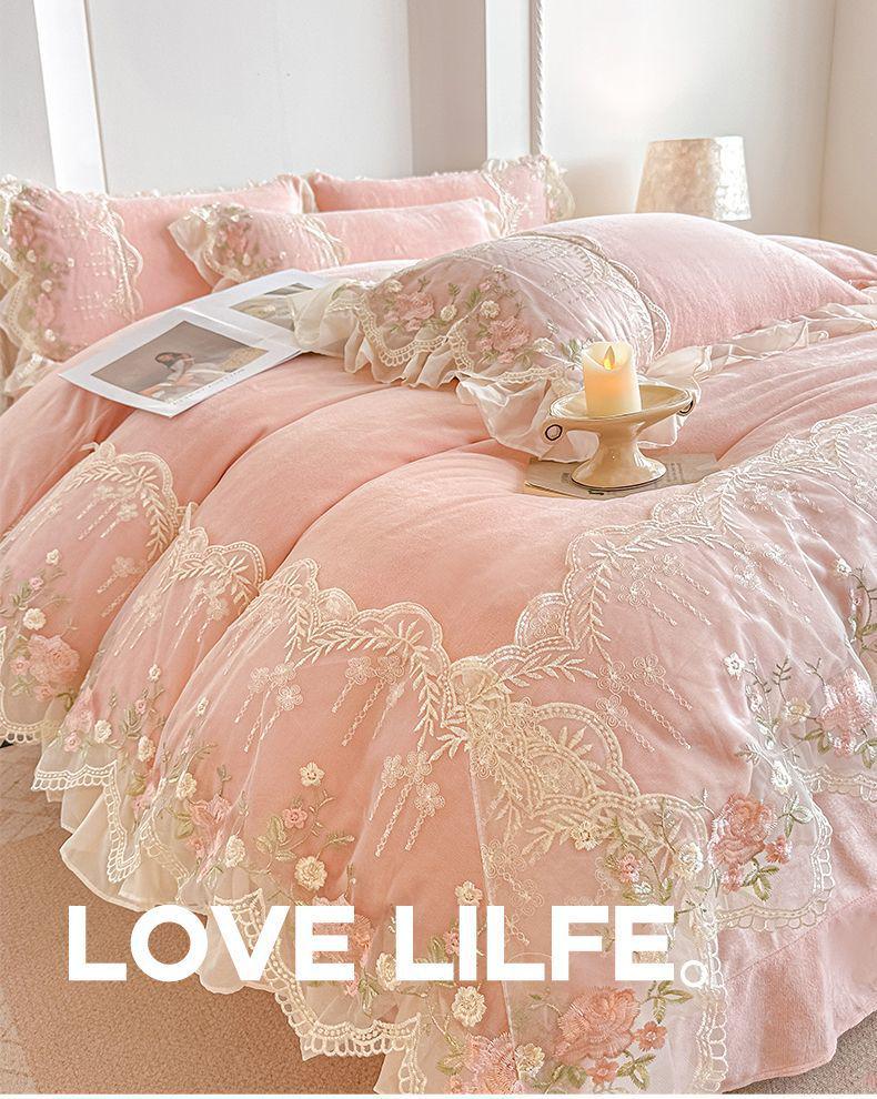 Корейский принцессный комплект из 4 предметов из молочного бархата с кружевной отделкой: Антистатичные простыни и пододеяльник из кораллового флиса