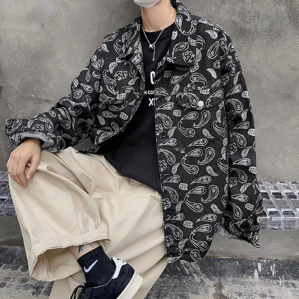 Мужская осенняя джинсовая куртка в корейском стиле с потертостями - жаккардовая, свободного кроя, повседневная, красивая, большого размера.