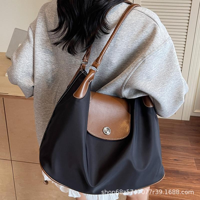 Oxford Cloth Casual Tote Bag Women's 2025 New Large Capacity Mommy Commuter Lightweight Shoulder Bag Simple Underarm Bag