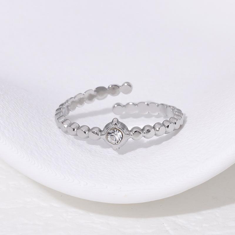 Открытое кольцо из нержавеющей стали с покрытием из 18-каратного золота: Простой, универсальный, нишевый дизайн, стойкий к выцветанию титановый стальной корпус.