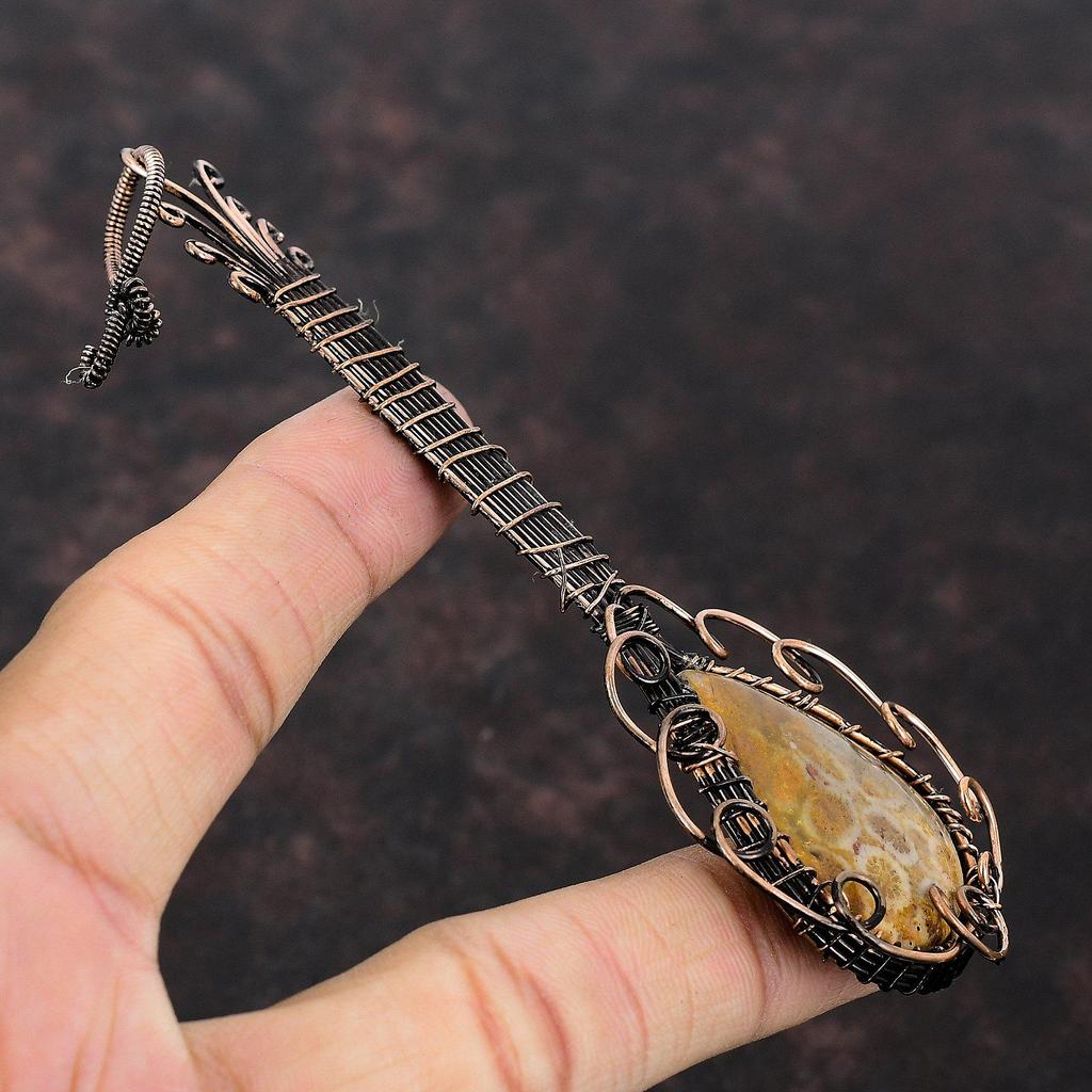 Подвеска из ископаемого коралла и меди, подвеска из драгоценного камня, обернутая проволокой, подвеска в виде гитары для подарка, дизайнерские украшения, подвеска ручной работы, ювелирные изделия в виде музыкального инструмента