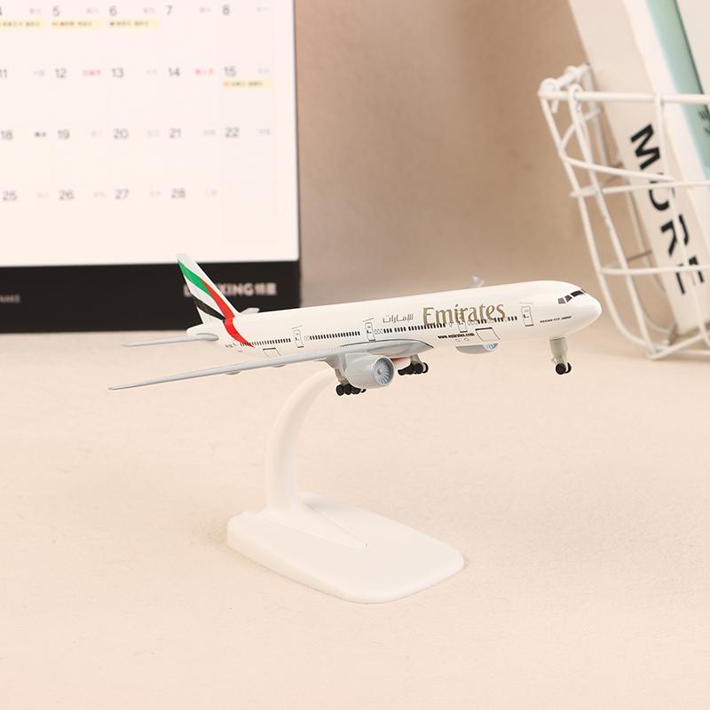 20 см B777 Авиакомпания ОАЭ Модель самолета Boeing 777 Литьевой сплав Металлический самолет с шасси Модели Игрушки Украшение