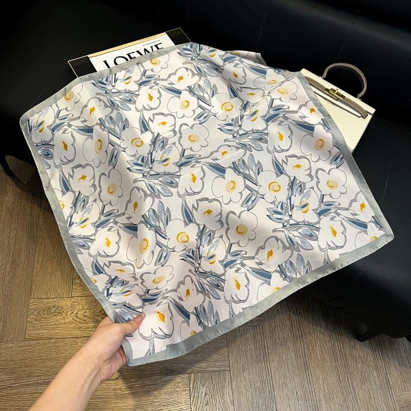 Spring and summer square scarf Korean version of women's scarf decorative binding wrist exquisite foreign style neck protection windproof headscarf