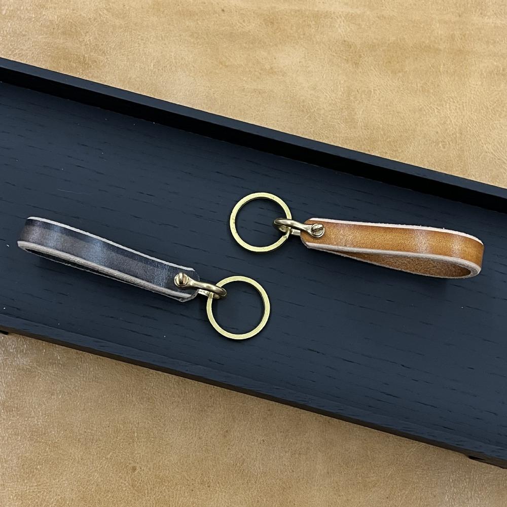 1PC Retro Leather Car Keychain Accessories Creative Brass Horseshoe Buckle Leather Wipe Color Pendant Keyring Lanyard