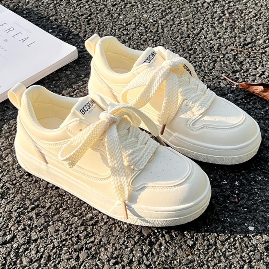 Маленькие белые туфли женские туфли корейские с юбкой 2025 новые весенние туфли детские ins тренд нишевые универсальные кеды