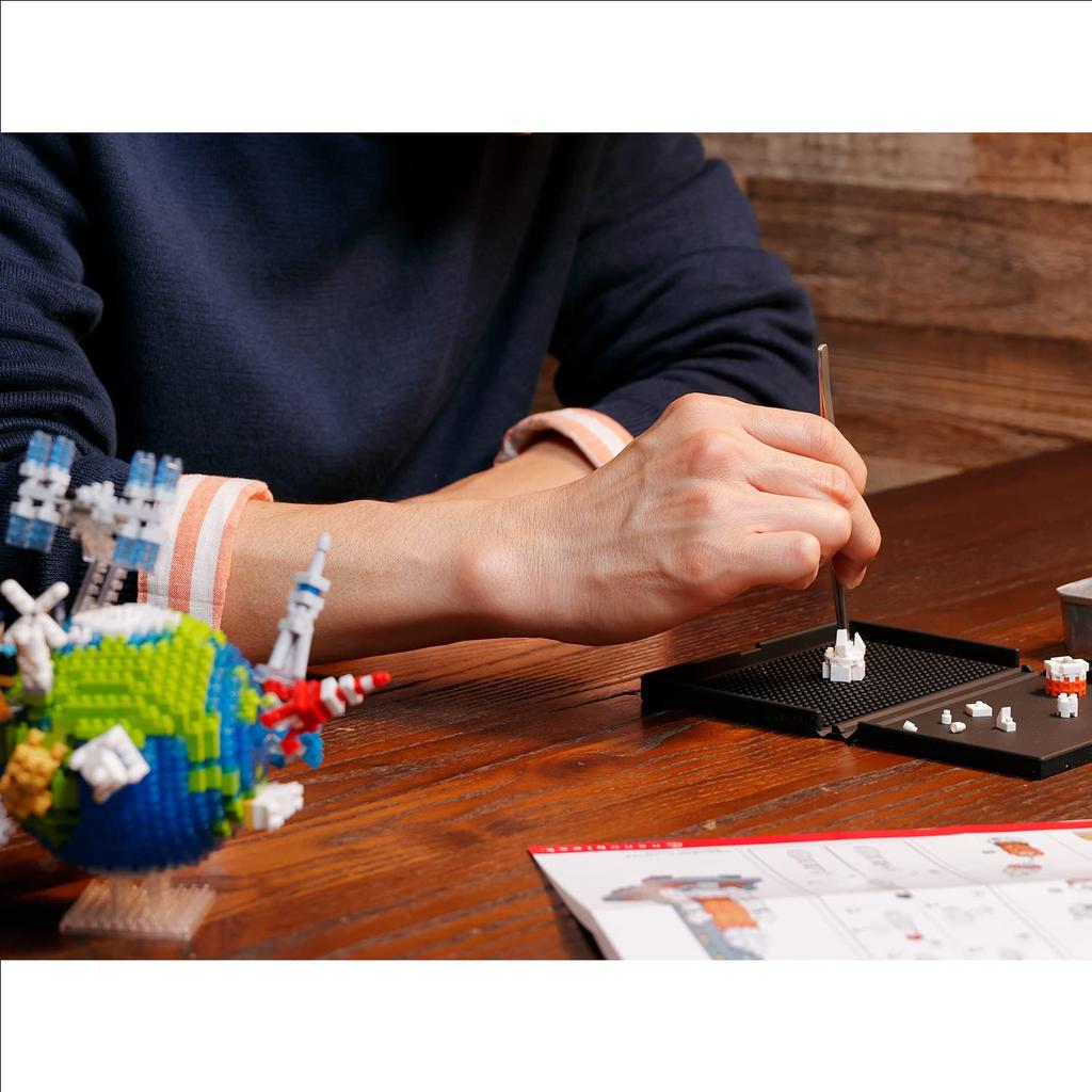 Kawada Nanoblock Earth and Moon NBM-041