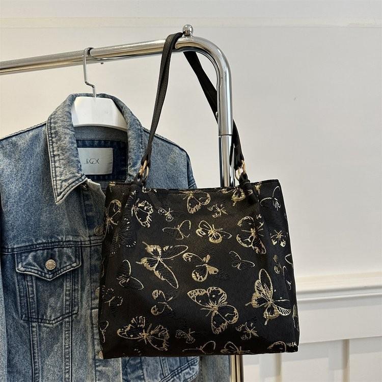 Elegant Large Soft Shoulder Bag With Bow Knot Detail For Casual Everyday Use