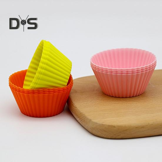 12Pcs No Odor Eco-friendly Muffin Cup Mold Silicone Greaseproof Muffin Cake Mold Kitchen Tool