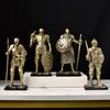 Фигурка средневекового рыцаря, винтажная статуэтка из смолы с металлическим покрытием, детали доспехов и щита ручной работы для книжной полки, декора рабочего стола, индустриальный