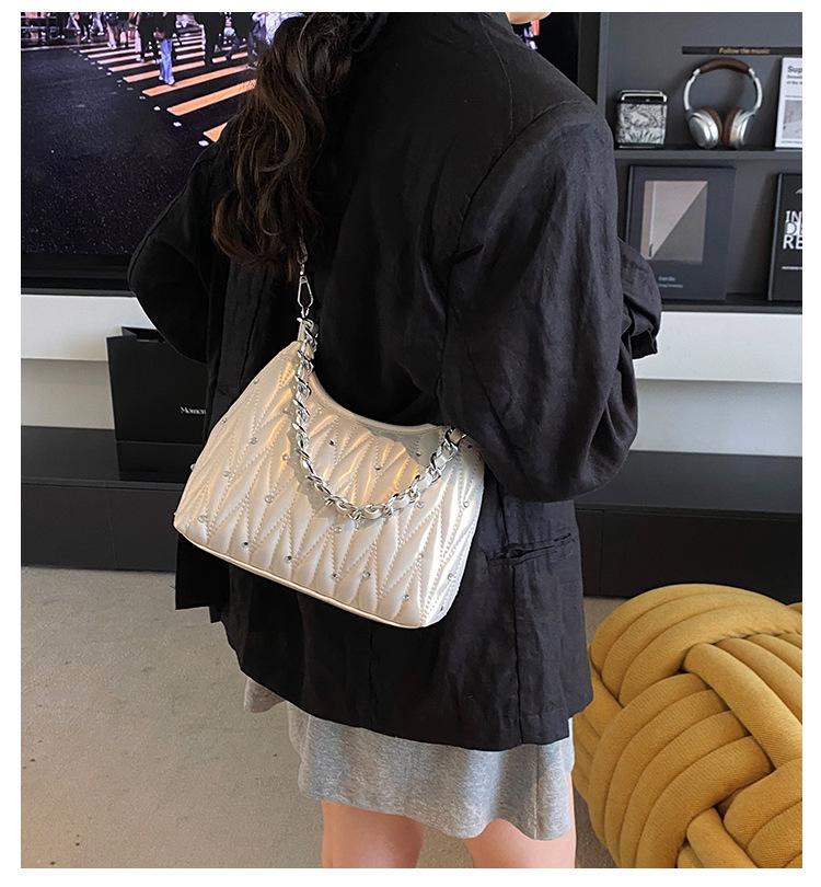 Премиальная сумка женская 2025 новая модная ромбовидная текстура сумка через плечо большая вместимость сумка для поездок сумка на цепочке