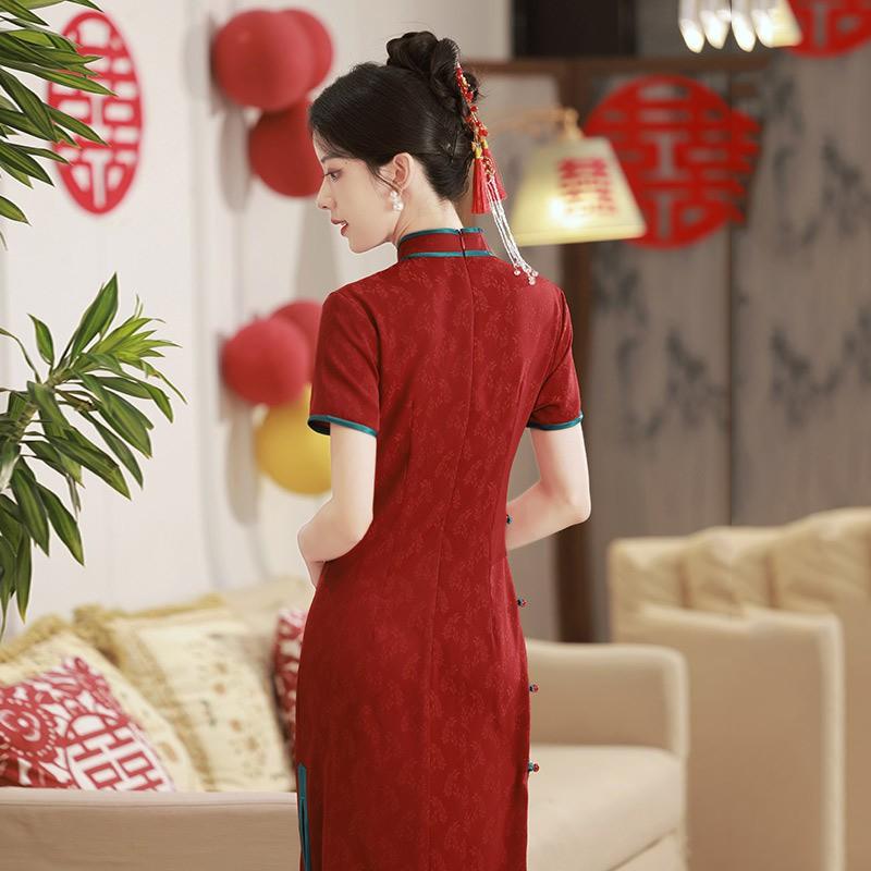 Elegant Red Brocade Qipao Dress Women Semi-High Neck Three-Quarter Sleeve Modern Chinese Style Formal Gown