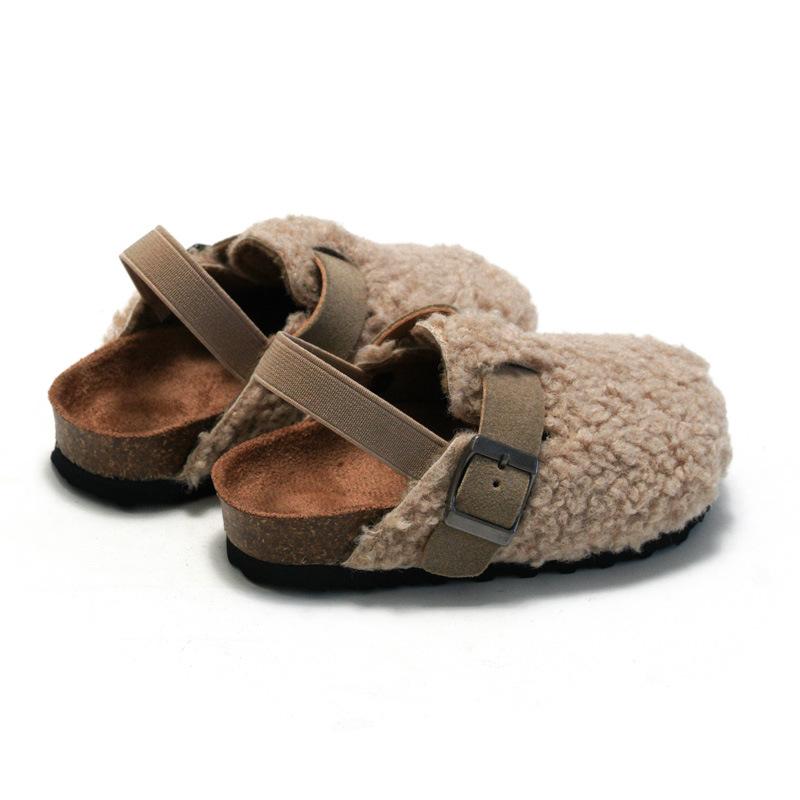 2026 Autumn and Winter New Cork Sandals and Slippers Wear Suede Warm Sandals for Boys and Girls.
