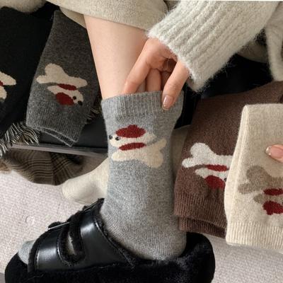 Утепленные теплые шерстяные женские носки, мультяшные милые носки средней длины с шарфом и щенком, универсальные носки для наслаивания, мягкие восковые