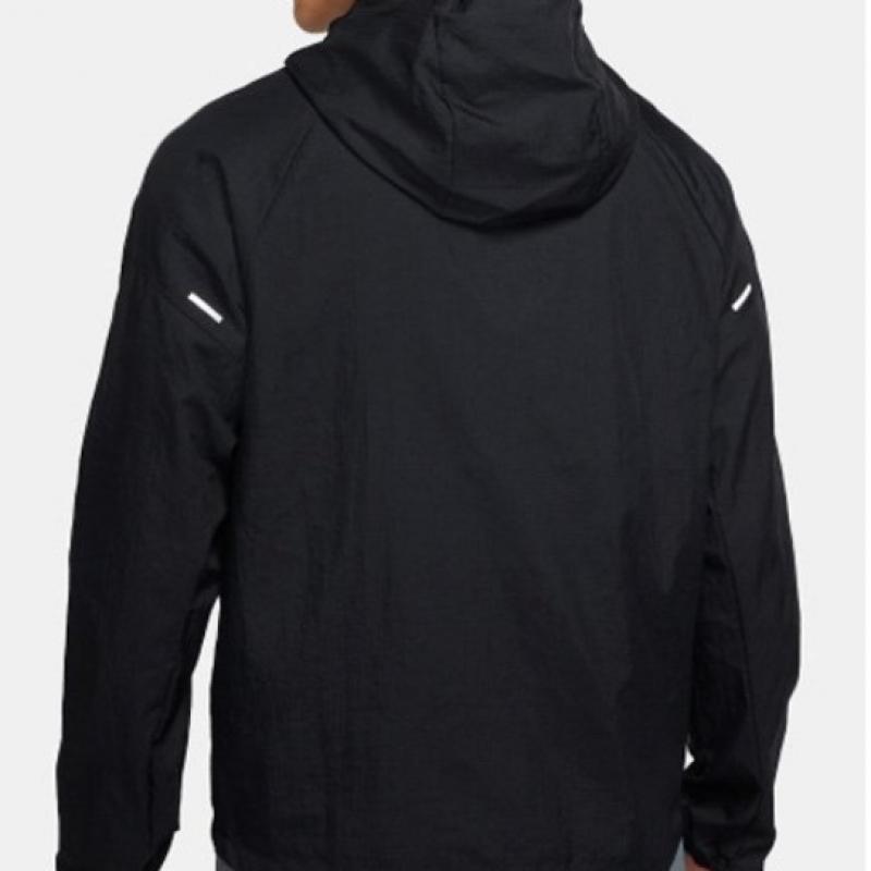 Nike Мужская куртка с капюшоном S Nk eSSentialS Cu5358 010