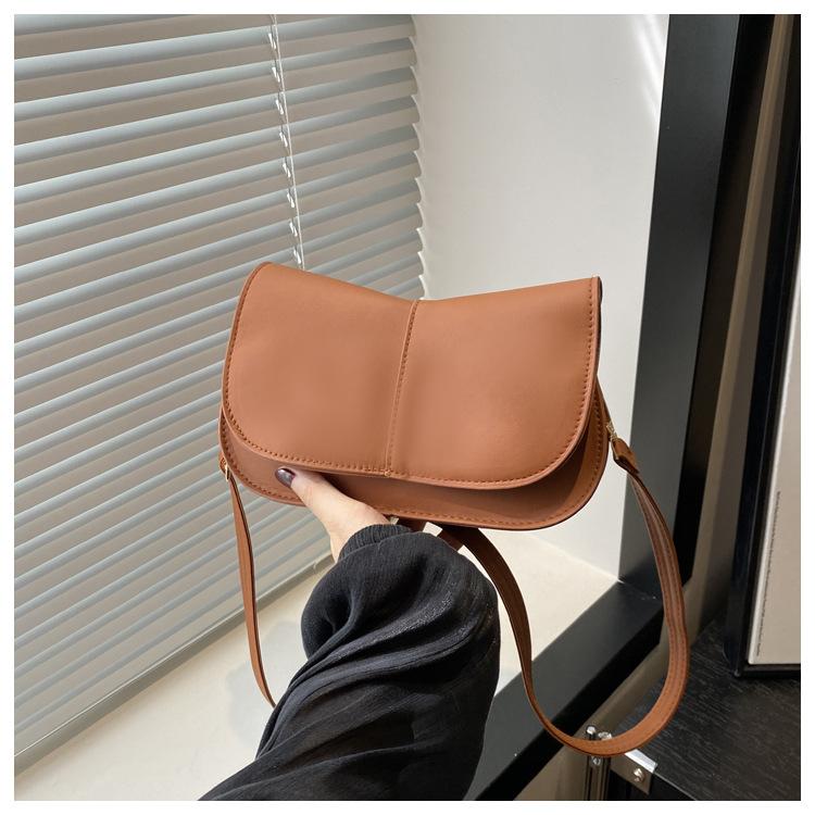 Retro Small Bag Women's 2024 New Trendy Solid Color Shoulder Messenger Bag Simple and Versatile High-end Underarm Bag