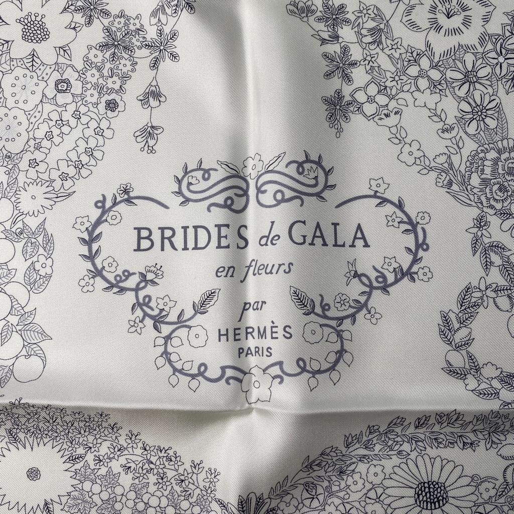 Подержанный Шарф HERMES многоцветный шелк Женский