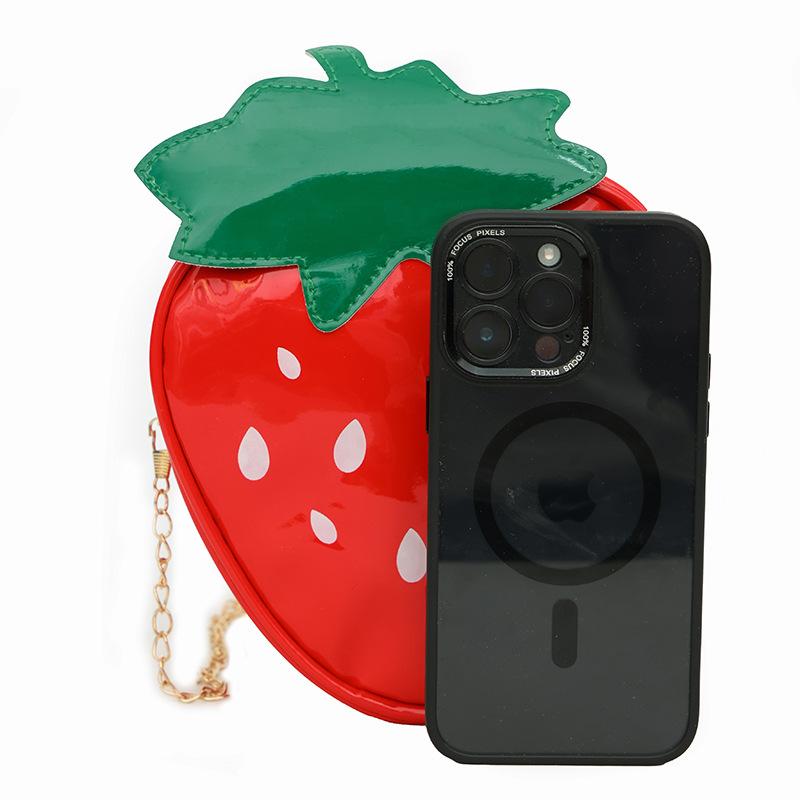 Милая маленькая клубничная сумка 2025 новая японская мультяшная милая девушка зарубежный стиль универсальная лакированная глянцевая сумка-мессенджер