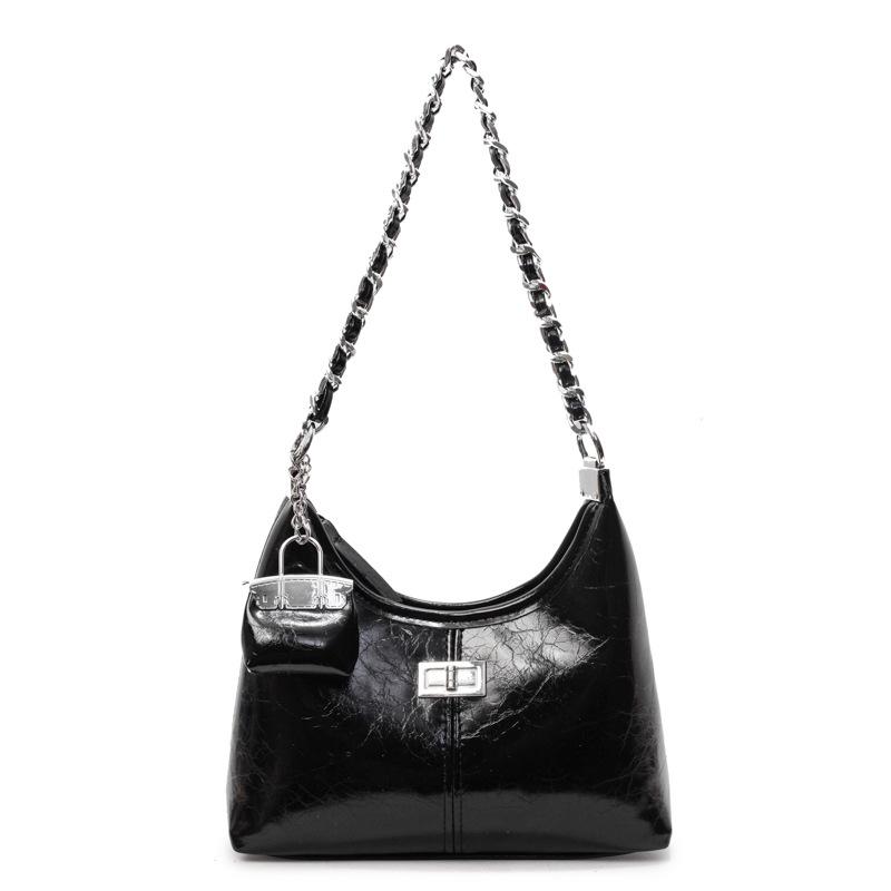 В этом году популярна корейская сумка-подмышка на цепочке из вощеной кожи люкс-класса, женственная, для работы, сдержанная, простая сумка-мессенджер