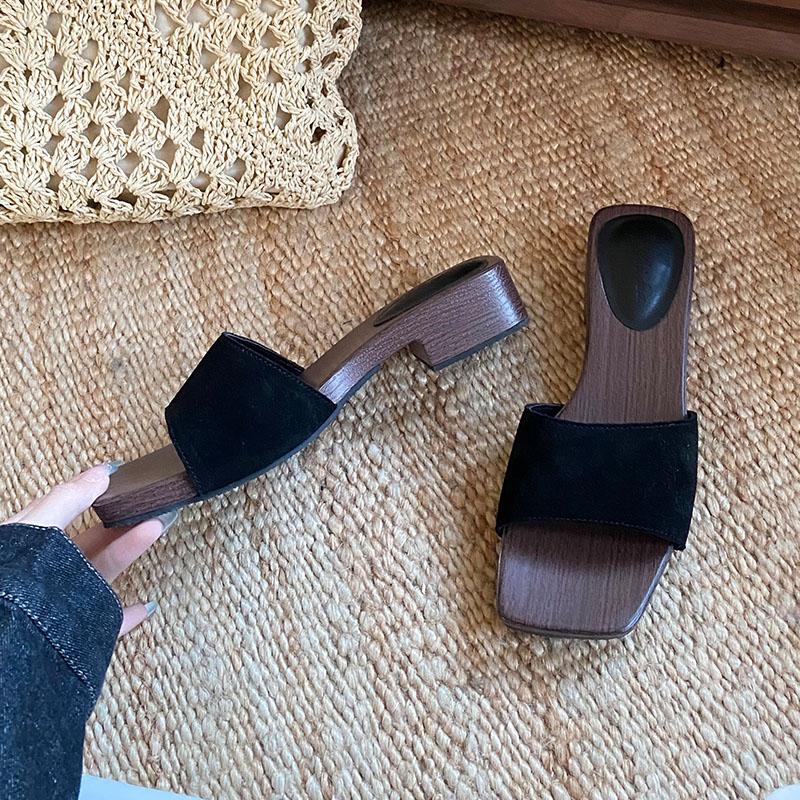 Модные Роскошные Женские Шлепанцы на Низком Каблуке Обувь Новинка Лето Пляж Женские Слайды Сандалии Модные С Квадратным Носком Женские Шлепанцы на Каблуке Обувь