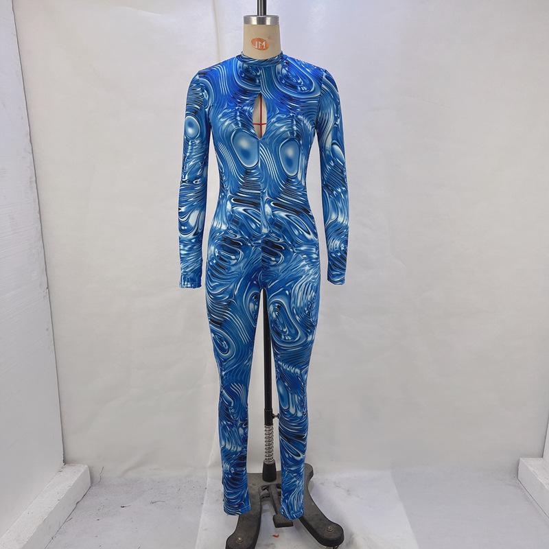 Женский комбинезон с длинными рукавами и открытой спиной на осень и зиму