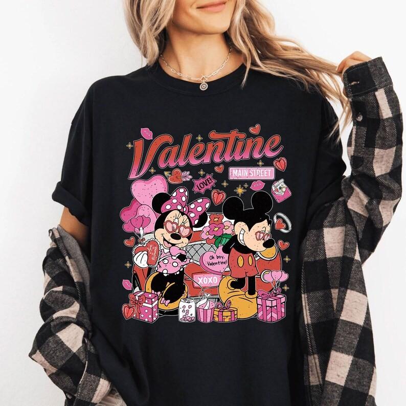 Mickey Minnie Love Hearts TShirt Unisex