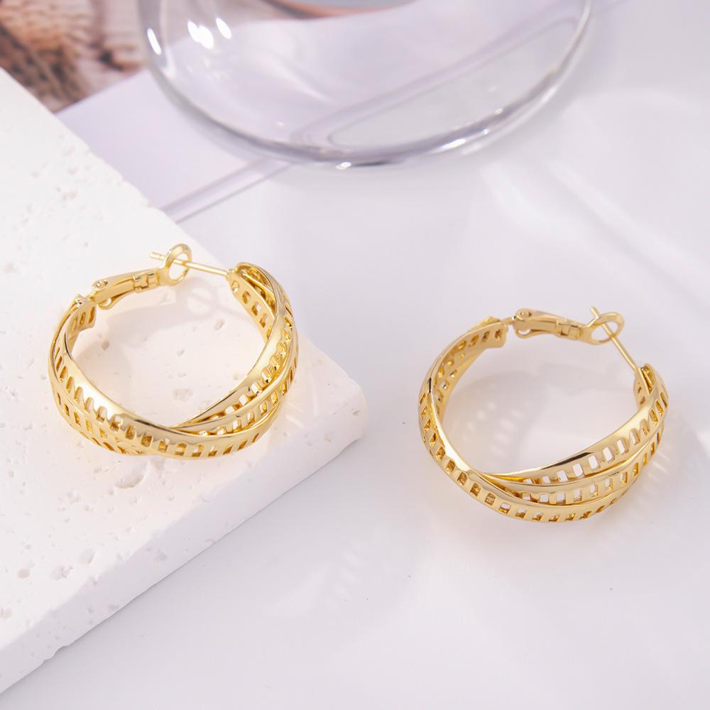 Серьги-иглы из серебра 925 пробы: Легкая роскошь, высококлассные пусеты и универсальный нишевый дизайн в виде колец для работы и стиля