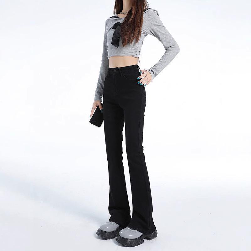 Женские черные джинсы с высокой посадкой и микро-клешем, коллекция весна/осень 2025