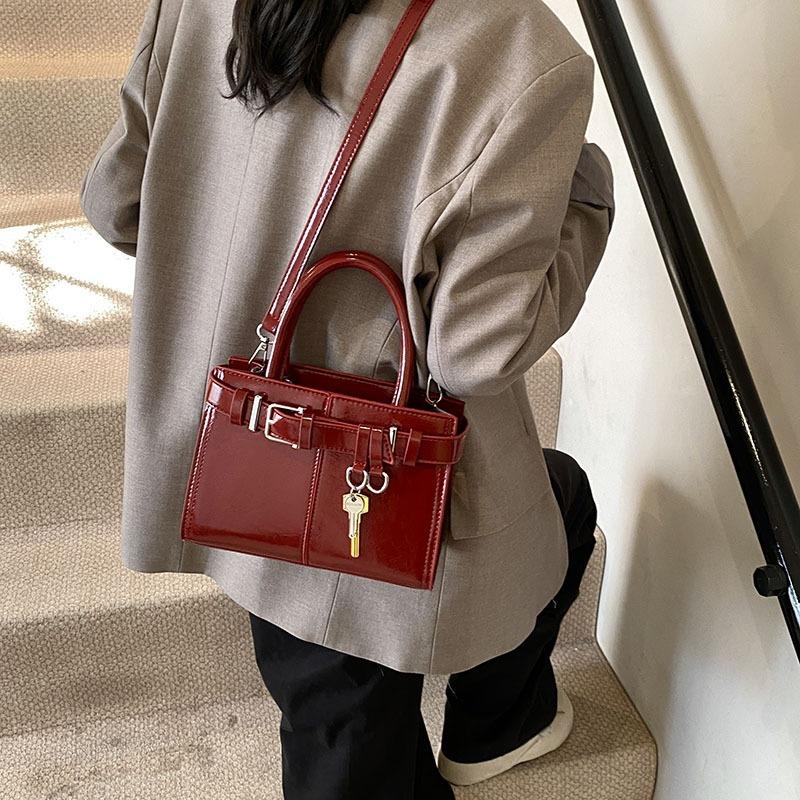 Ретро маленькая сумка женская универсальная новая нишевая дизайнерская сумка через плечо, сумка-мессенджер, портативная маленькая квадратная сумка