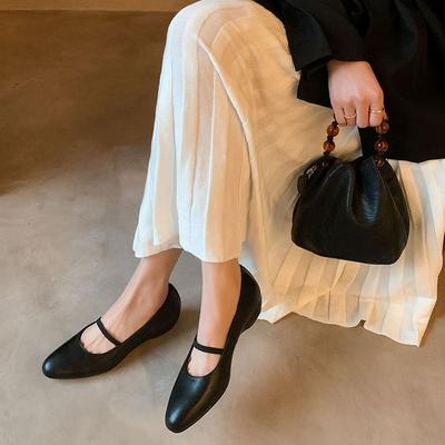 Увеличение внутренней высоты, темпераментные одинарные туфли Мэри Джейн из полностью кожаного верха и подкладки, новинка весны 2025 года, женские кожаные туфли с ремешком на подъеме, не спадают