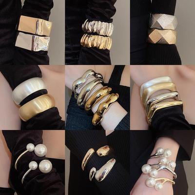 Элегантный геометрический квадратный браслет-волна: Высококлассный модный браслет для женщин