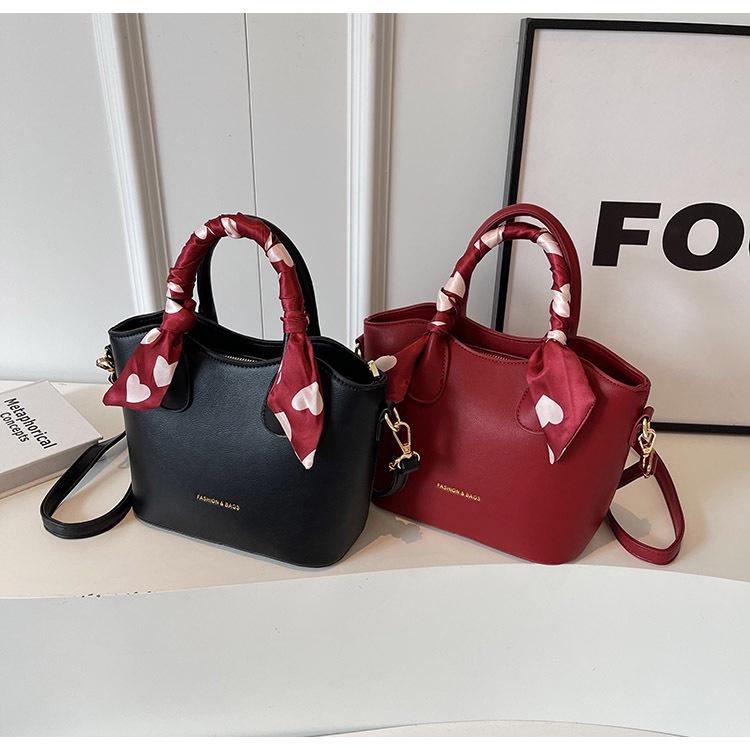 IELGY Women's Red Wedding Bag Diagonally Across the Bucket Handbag