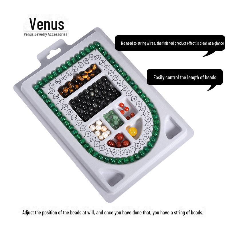 Ассортимент флокированных ювелирных изделий, витрин и дизайнерских лотков для браслетов и ожерелий своими руками