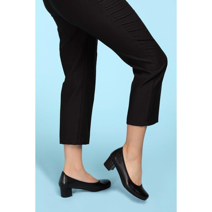 Женские классические туфли из натуральной кожи на массивном низком каблуке