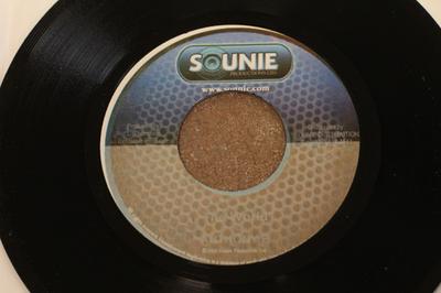 7-дюймовая пластинка ANTHONY B - The World NONE Sounie Producti 2008 Ямайка Регги, Ска и Даб Б/у