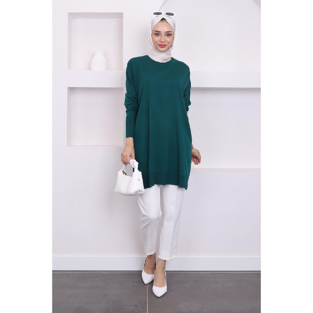 Туника из тонкого мерсеризованного свободного трикотажа темного цвета фуксии с круглым вырезом