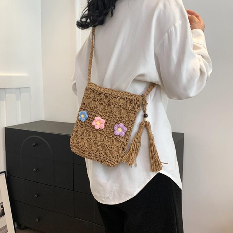 Straw Beach Bag Summer Woven Tote Bag with Tassels Floral Decor Shoulder Bag for Women Straw Purses and Handbags Rattan Boho Bag Raffia KTY