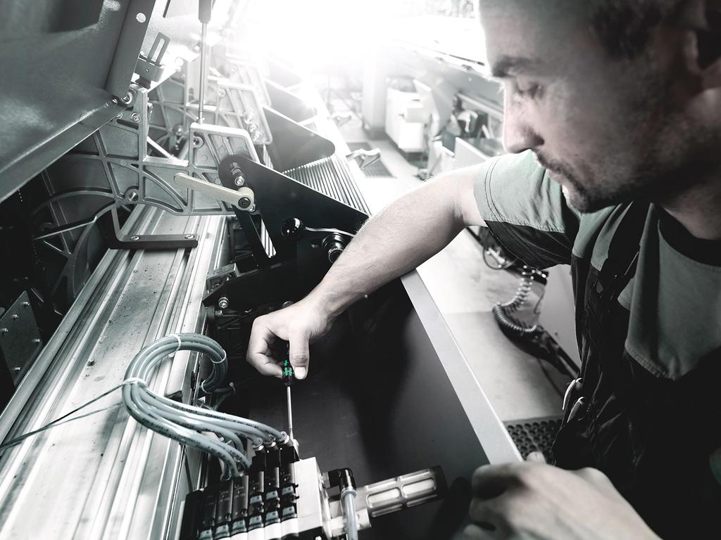 Wera 2069 Nut Microdriver 118110 2.0