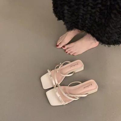 Летние Новые Женские Шлепанцы 2025 Стильные С Открытым Носком На Низком Каблуке Серебристые ШлепанцыЖенские Удобные Пляжные Туфли Женские Шлепанцы