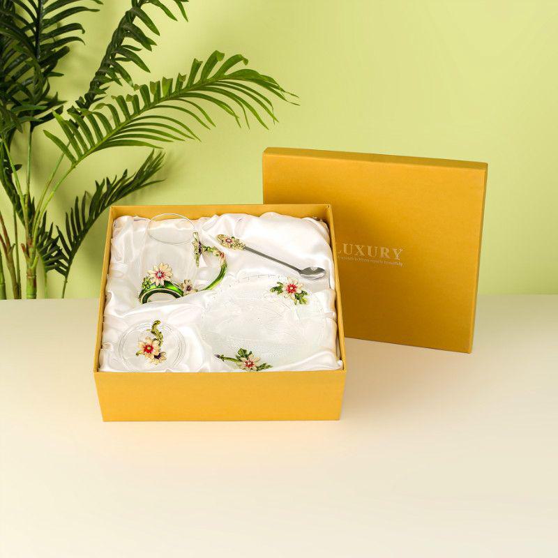 Чайная чашка из термостойкого хрустального стекла с эмалью Daisy — идеальный подарок на день рождения или праздник