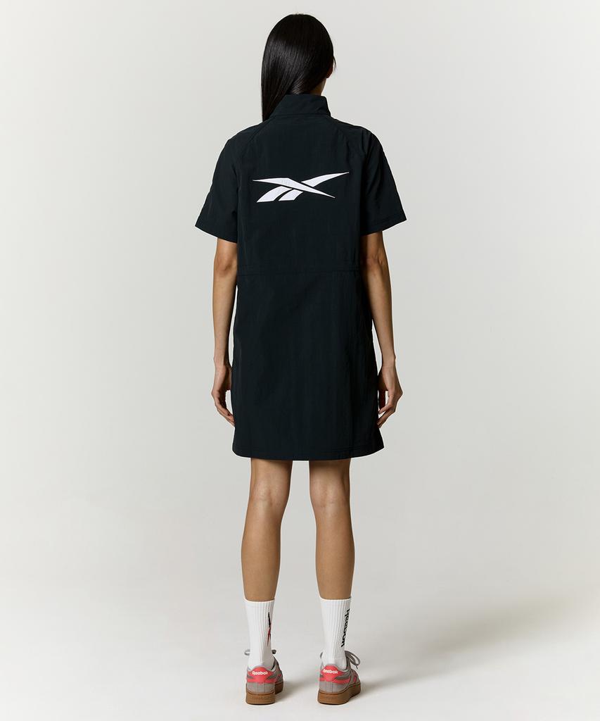 Reebok Платье-анорак с коротким рукавом (W) - черный