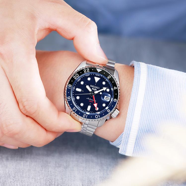 Seiko 5 НОВЫХ СПОРТИВНЫХ Механические Часы с Браслетом из Нержавеющей Стали Мужские Часы Синий Циферблат SSK003K1