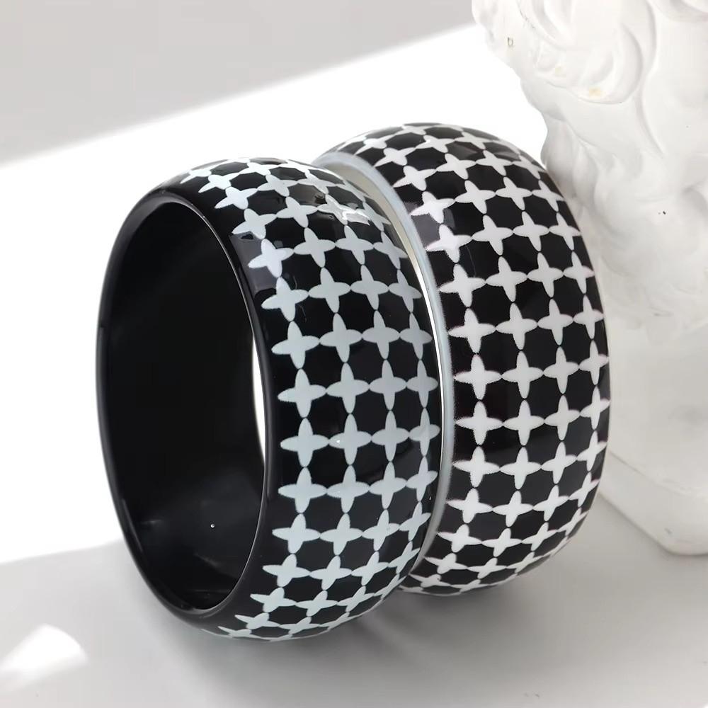 Irregular Striped Pattern Wide Cuff Bangle Black White Color Geometric Round Bangle for Women