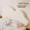 Кремовая настенная подушка-облако для кровати без изголовья