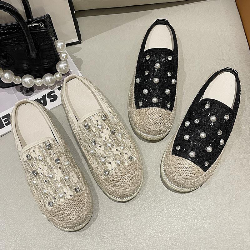 Соломенные тапочки-рыбаки женские 2025 лето новые баотоу низкий каблук плоская подошва стразы цветы досуг интернет-знаменитость полубосоножки женские