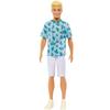 Barbie Кен Fashionista Сине-розовая футболка / Как видно в фильме "Барби"! [Кукла для переодевания] [Возраст 3 года и старше] HJT10